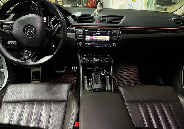 Skoda Superb cena 89000 przebieg: 150000, rok produkcji 2017 z Warszawa małe 22
